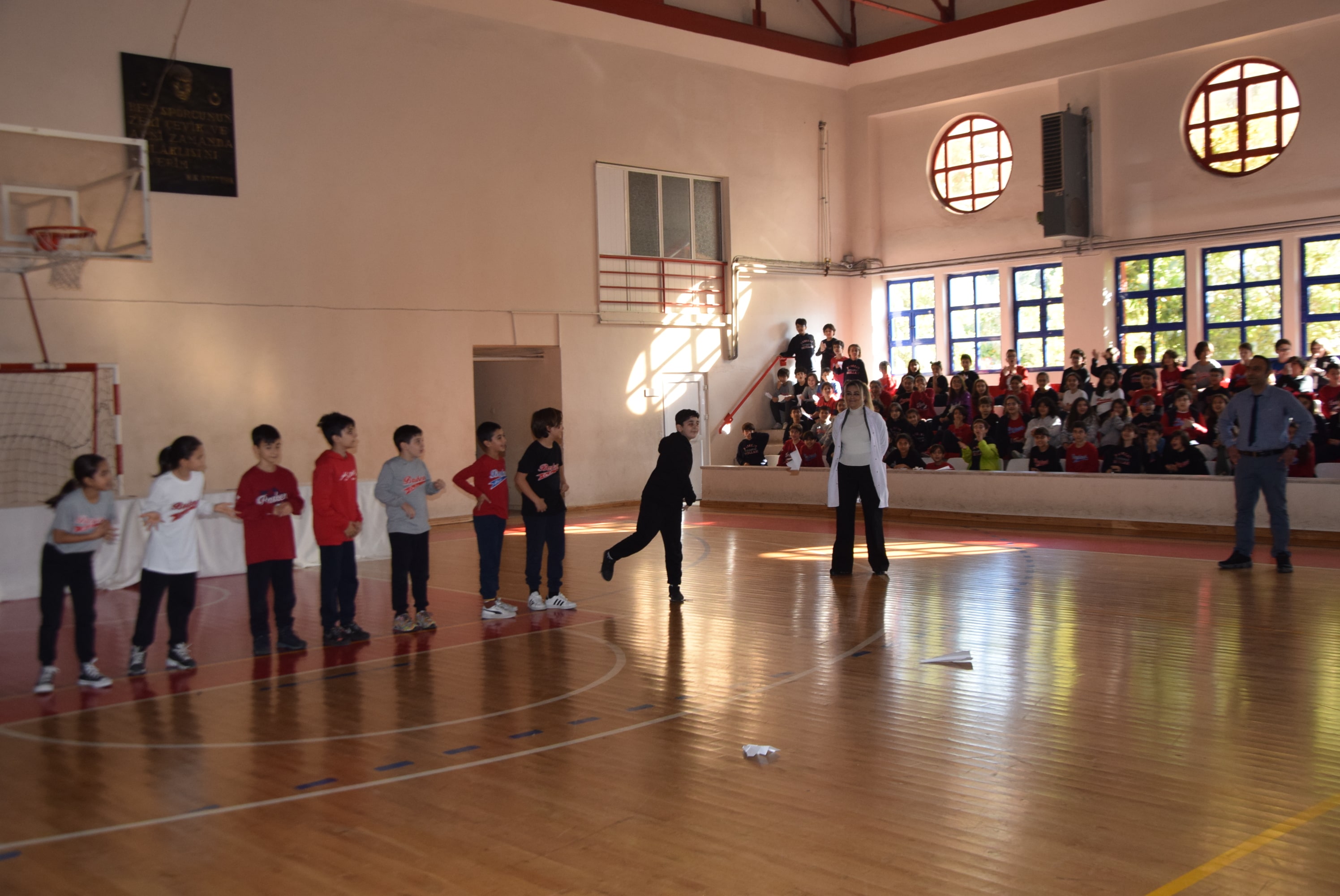 BAŞKENT OKULLARINDA UÇAKLAR UÇUYOR